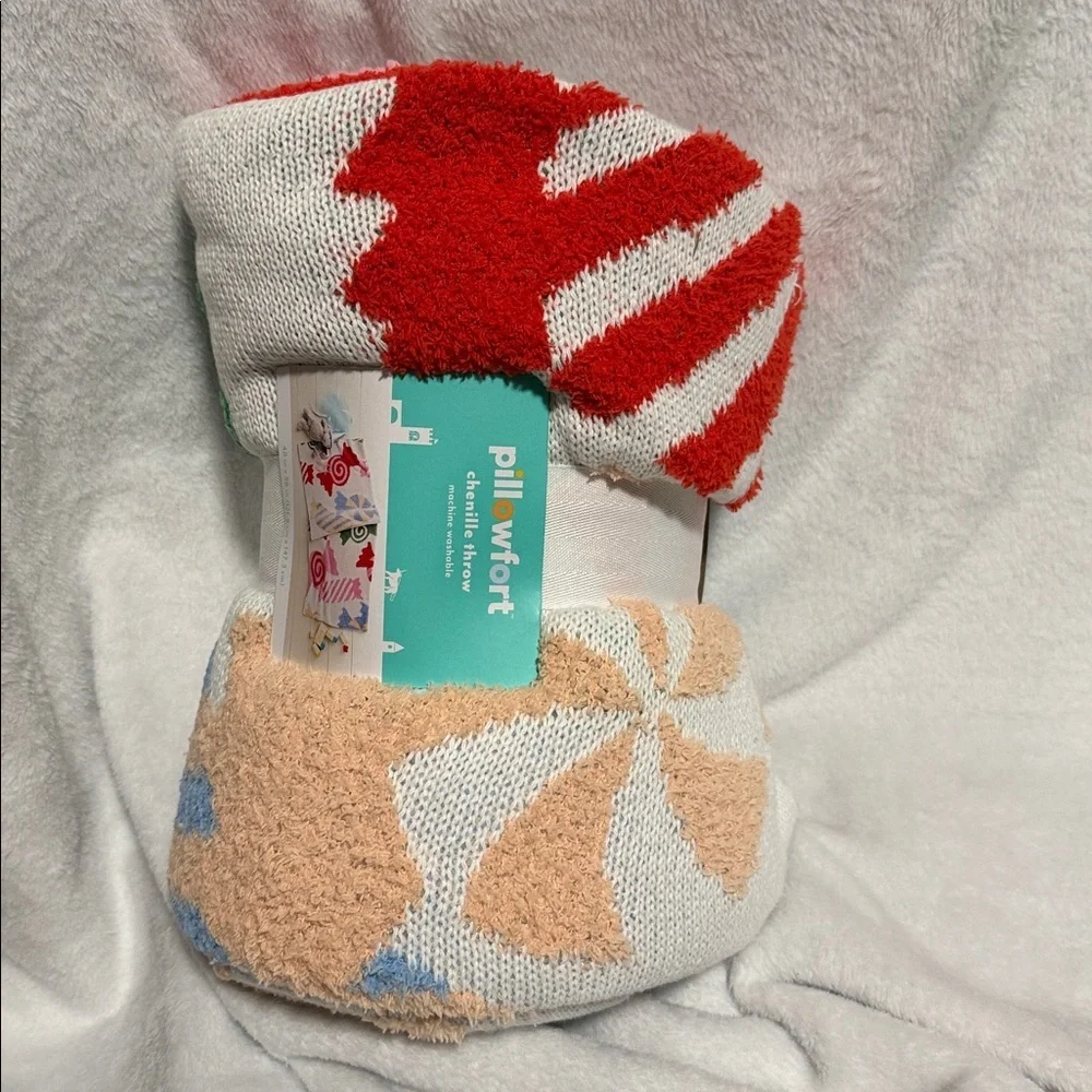 Pillowfort Candy Knit And Chenille Throw Blanket